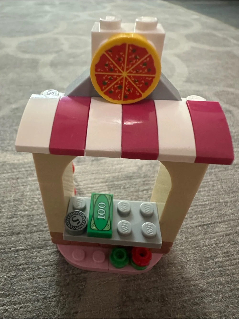 LEGO Friends Stephanie's Pizzeria 41092
